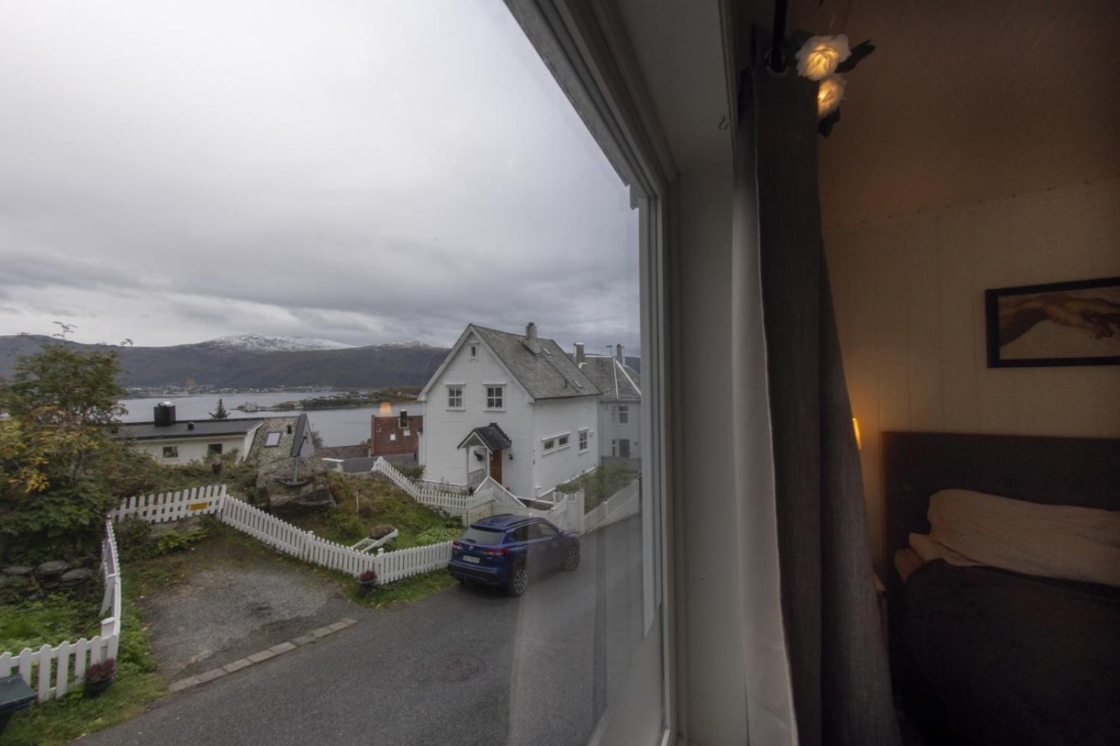 Koselig Leilighet I Sentrum Ålesund Esterno foto